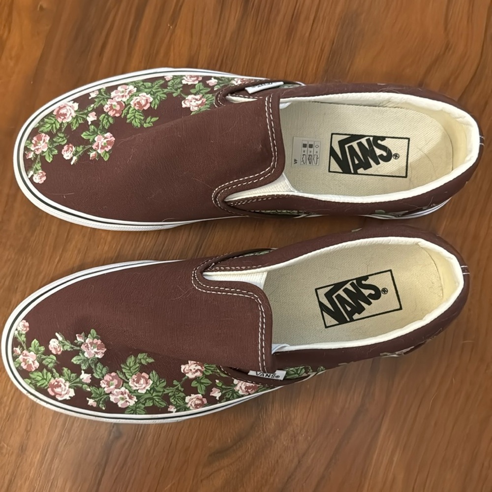 Vans Women’s Size 9 Floral Burgundy Shors